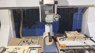 Torno CNC para madera de 5 ejes con doble mesa, 1