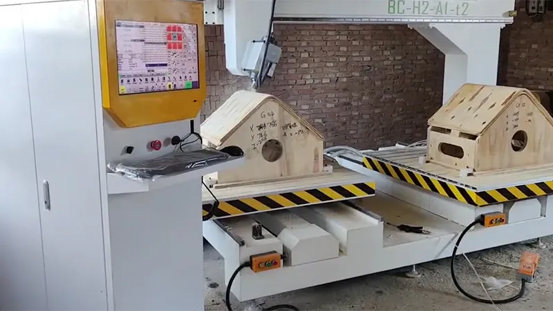 Torno CNC para madera de 5 ejes con doble mesa, 3