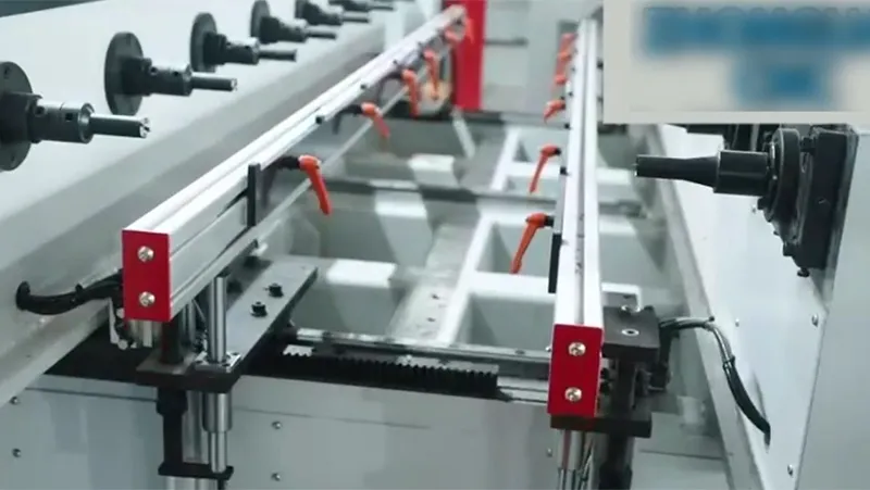 Centro de mecanizado CNC de 5 ejes con 4 cabezales, 1