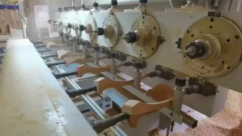 Centro de mecanizado CNC de 5 ejes, con 8 cabezales