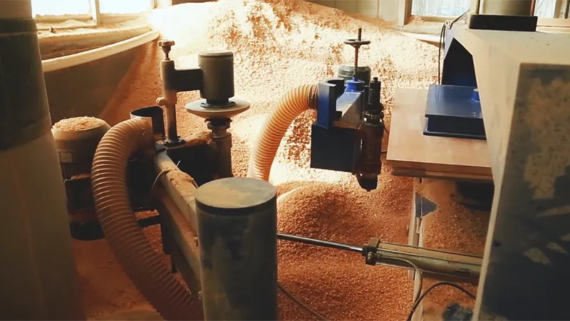 Perfiladora copiadora y lijadora para tableros de mesas de madera