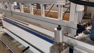 Fresadora lineal para cantos