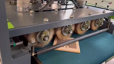 Lijadora con cepillos para perfiles