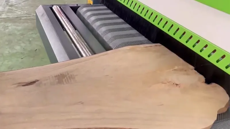Cepilladora para madera con bastidor bajo