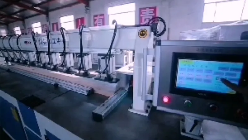Fresadora y taladradora CNC para marcos de puertas