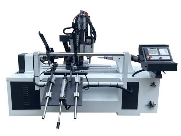 Torno CNC para madera de 4 ejes