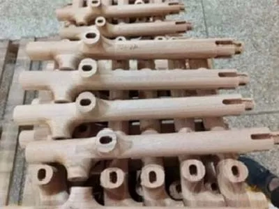 Centro de mecanizado CNC de 5 ejes, con 8 cabezales