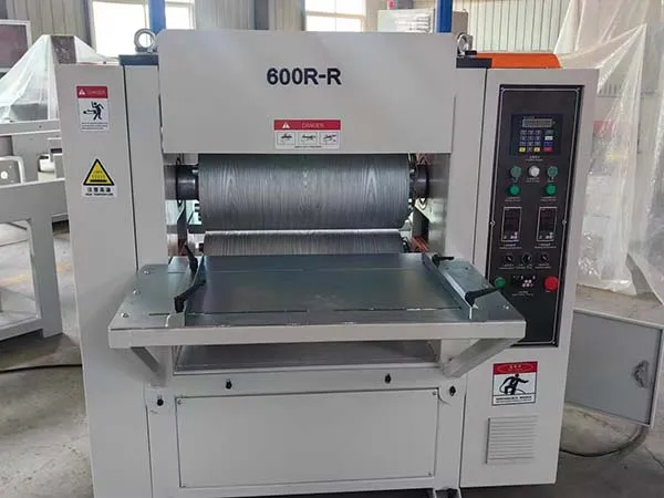 Máquina de gofrado para madera
