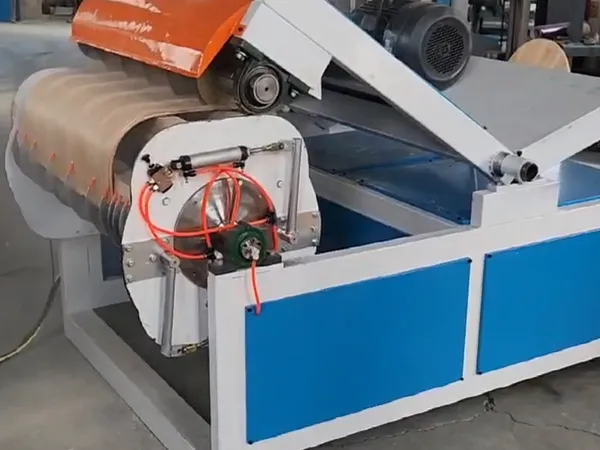 Sierra para cortes curvos en madera