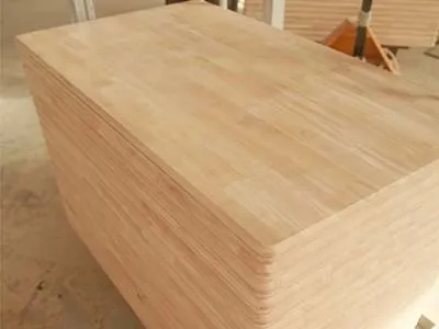 Perfiladora copiadora y lijadora para tableros de mesas de madera