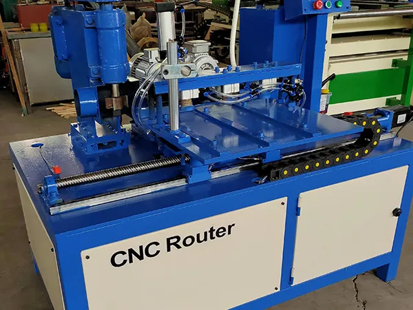 Máquina CNC para fresado, taladrado y roscado