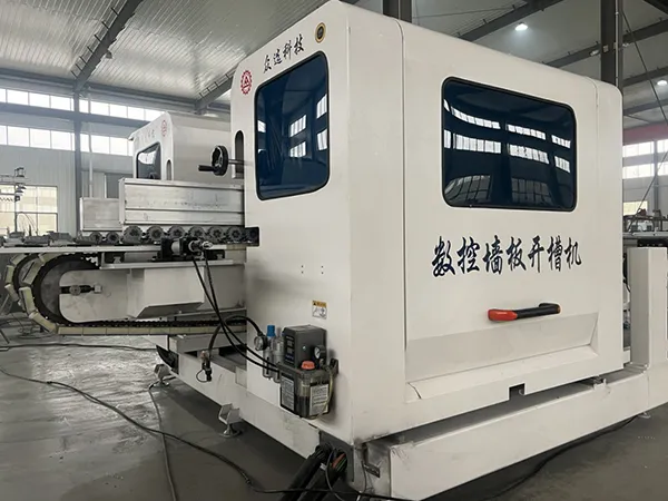 Ranuradora CNC para paneles de pared (doble cara)