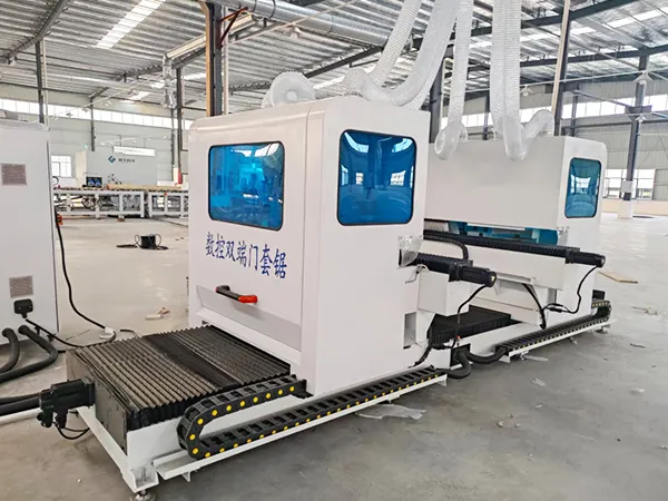 Máquina CNC para corte y taladrado en ambos extremos de jambas de puerta